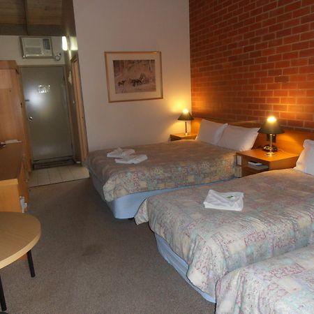 All Rivers Motor Inn Эчука Экстерьер фото