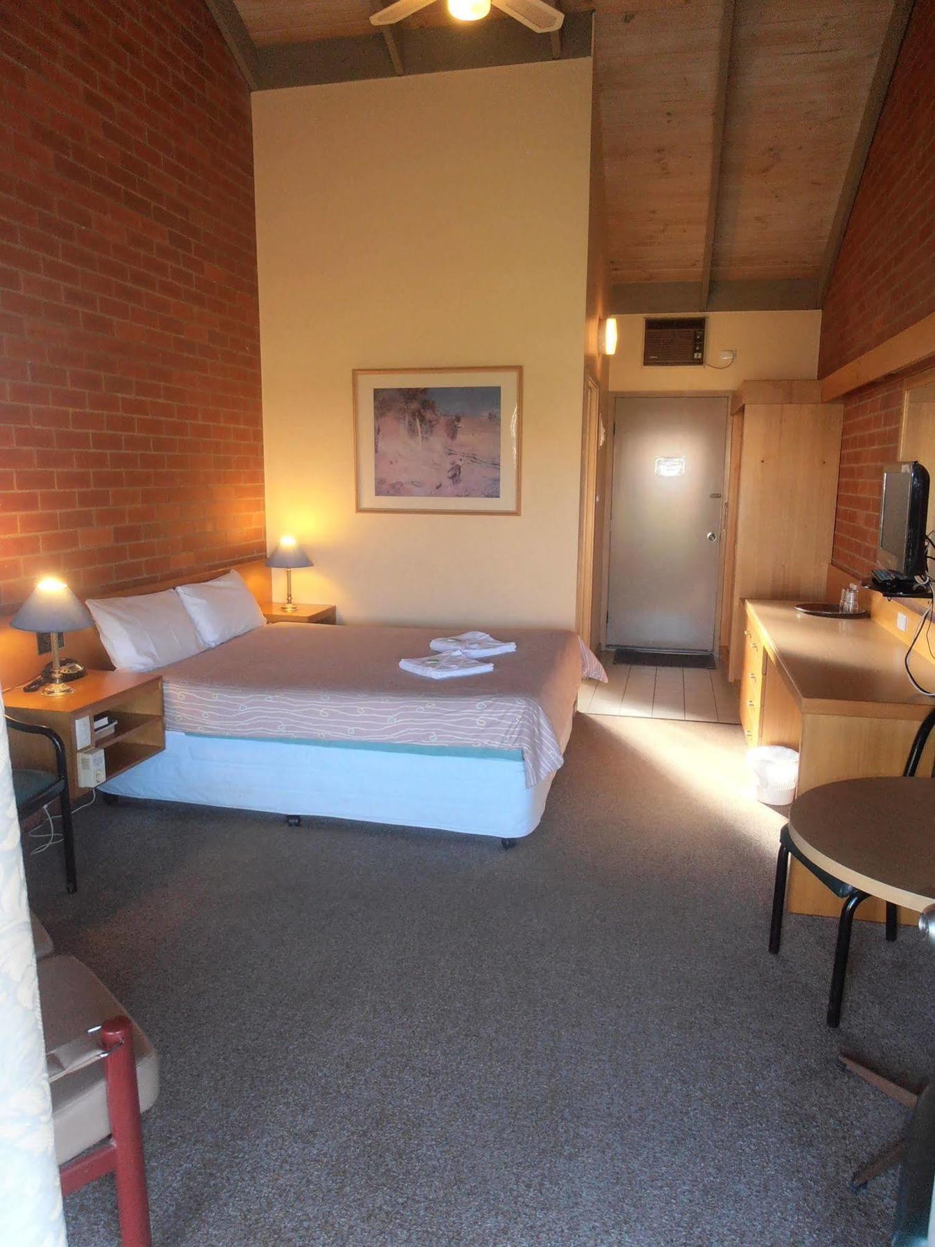 All Rivers Motor Inn Эчука Экстерьер фото