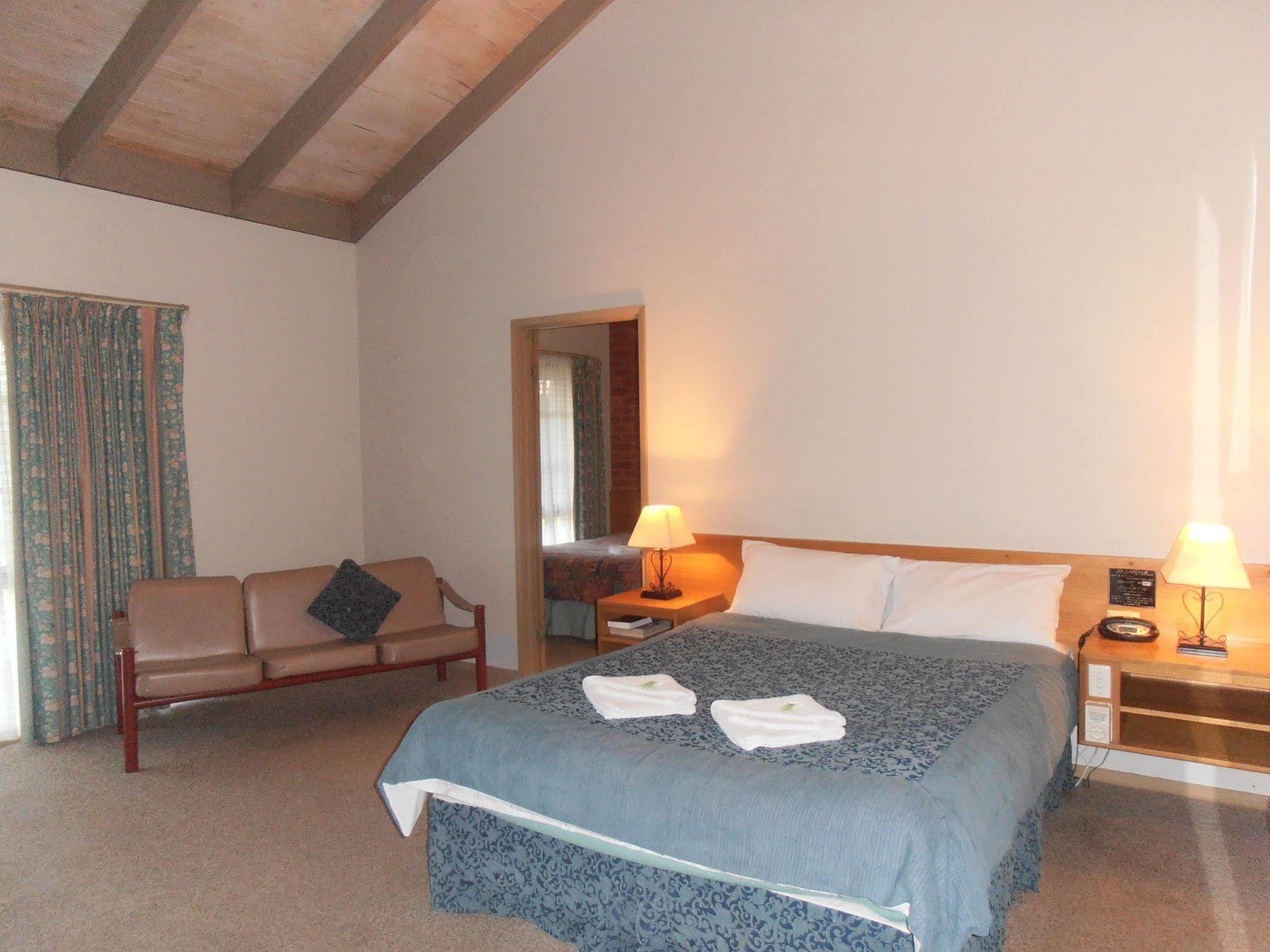 All Rivers Motor Inn Эчука Экстерьер фото